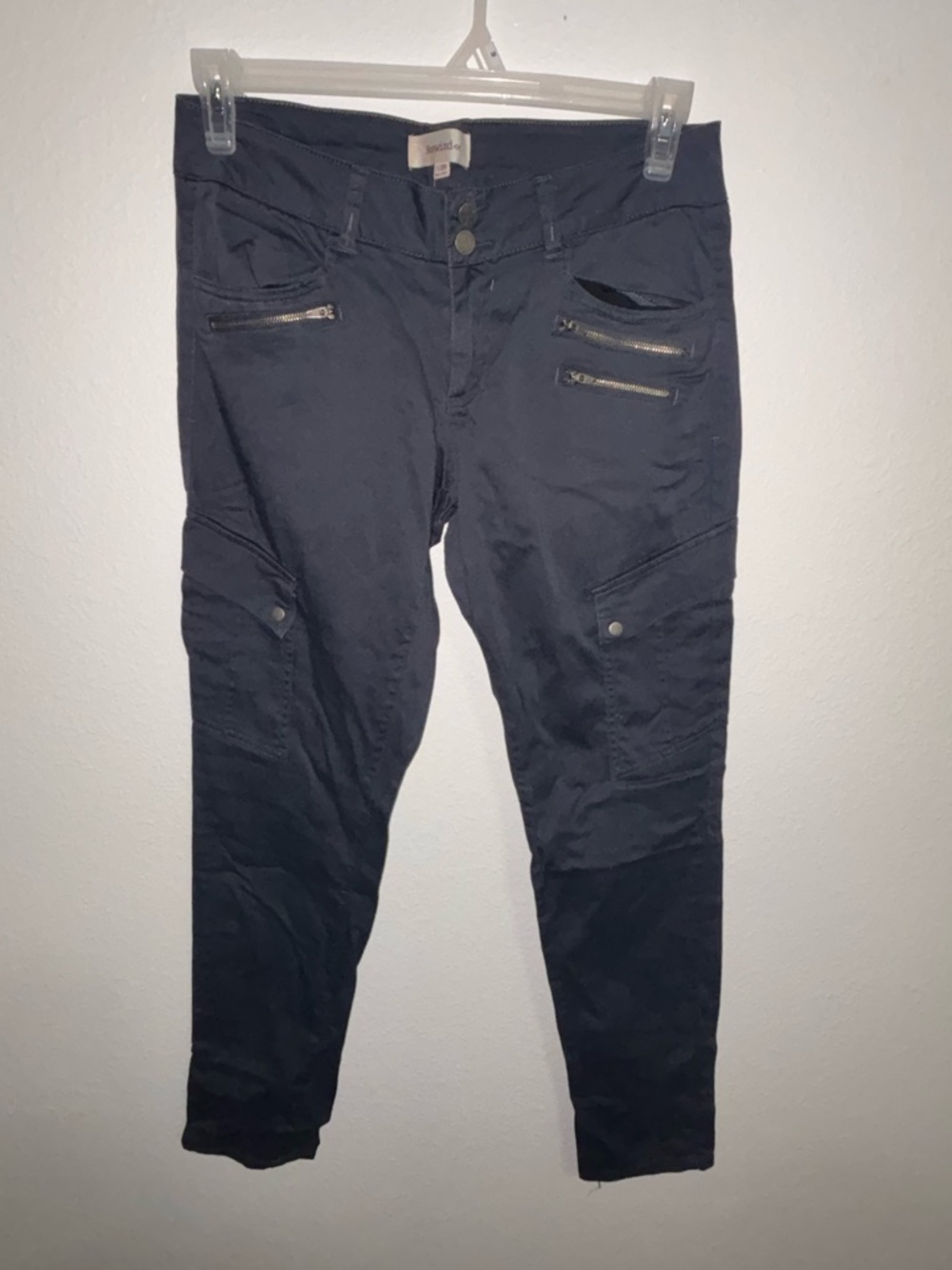 Rewind (brand) Women’s Black Zip-Pocket Cargo Jeans Size 11W